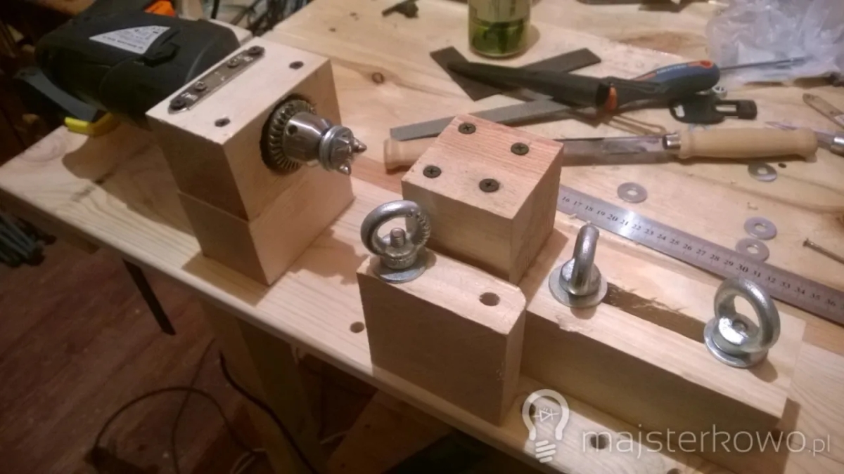 Jak zrobić tokarkę do drewna z wiertarki - proste kroki i porady